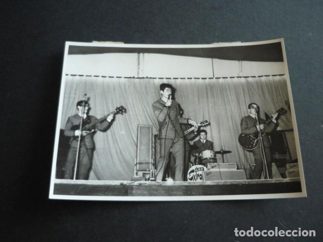 Photos de Chanteurs et Chanteuses: LOS EXTRA&Ntilde;OS CONJUNTO MUSICAL ANTIGUA FOTOGRAFIA 10 X 14 CM