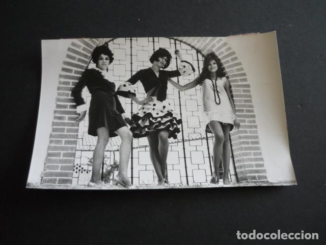 Photos de Chanteurs et Chanteuses: ELLAS CONJUNTO MUSICAL ANTIGUA FOTOGRAFIA 12 X 17 CM