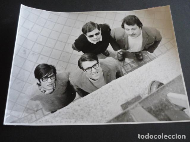 Fotos von Musikern: LOS RELAMPAGOS CONJUNTO MUSICAL ESPA&Ntilde;OL ANTIGUA FOTOGRAFIA 18 X 24 CM