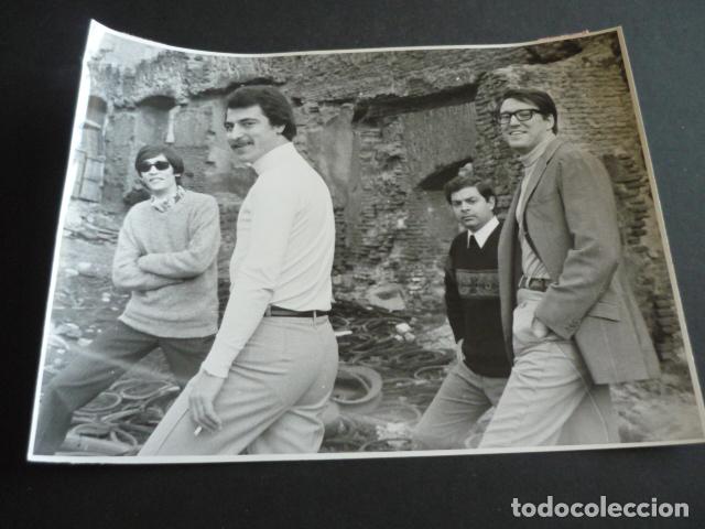Fotos von Musikern: LOS RELAMPAGOS CONJUNTO MUSICAL ESPA&Ntilde;OL ANTIGUA FOTOGRAFIA 18 X 24 CM