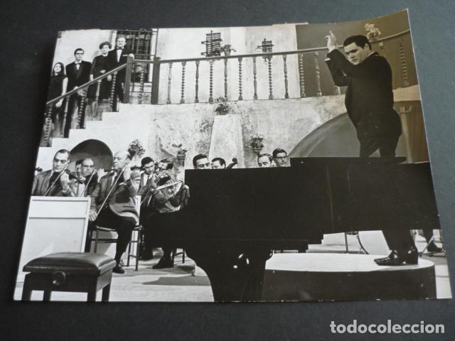 Photos de Chanteurs et Chanteuses: WALDO DE LOS RIOS PIANISTA DIRECTOR DE ORQUESTA ANTIGUA FOTOGRAFIA 18 X 24 CM
