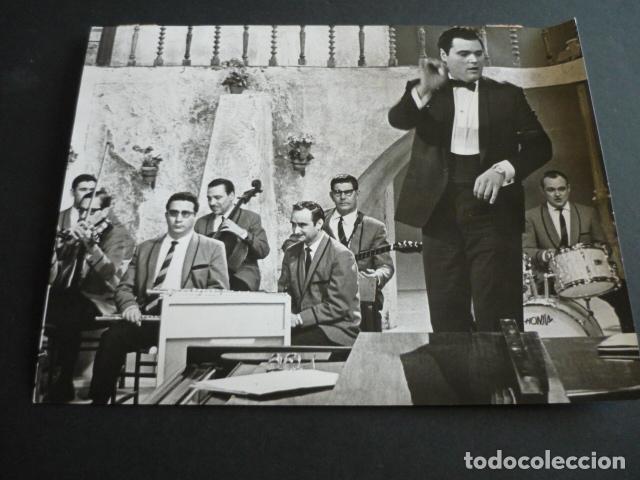 Photos de Chanteurs et Chanteuses: WALDO DE LOS RIOS PIANISTA DIRECTOR DE ORQUESTA ANTIGUA FOTOGRAFIA 18 X 24 CM