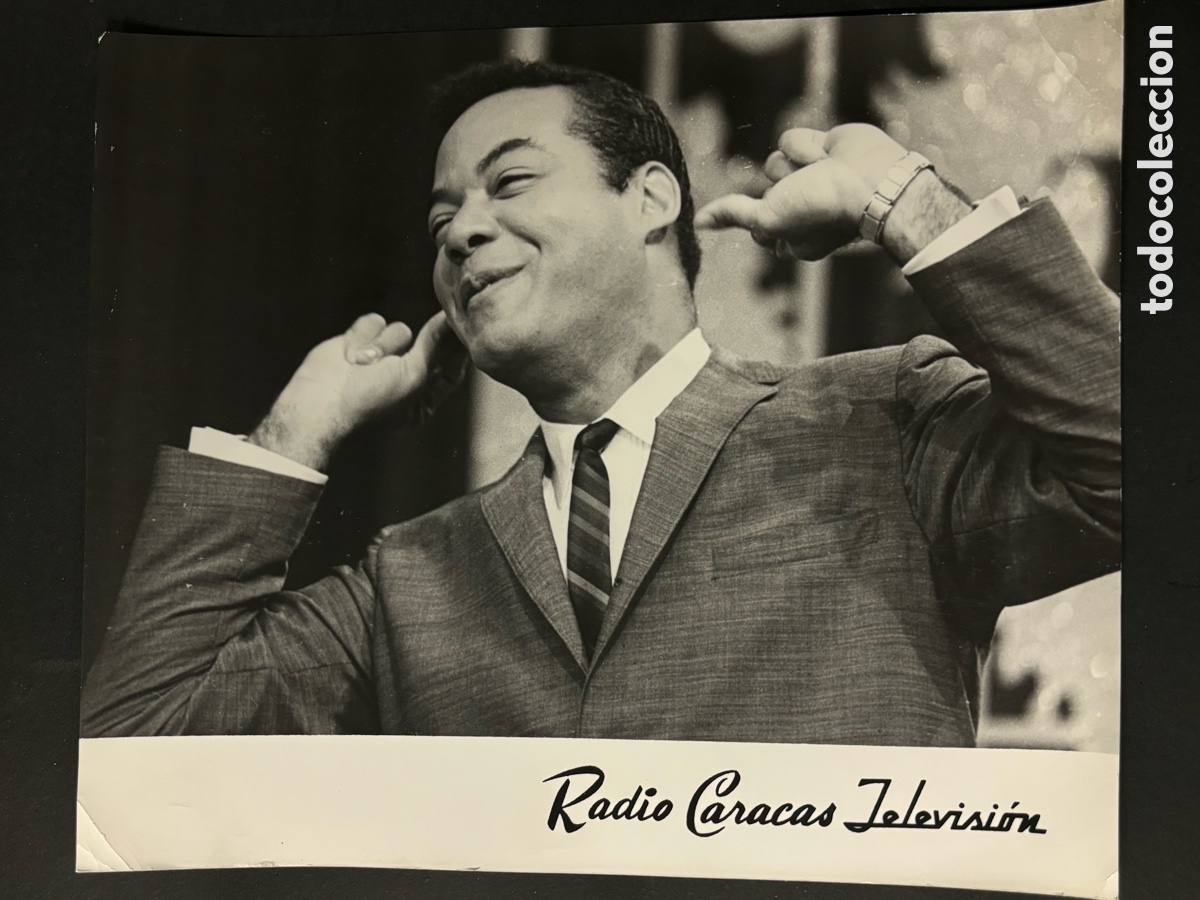 Fotos von Musikern: Foto original del cantante y bar&iacute;tono paname&ntilde;o Tony Moro radio Caracas televisi&oacute;n