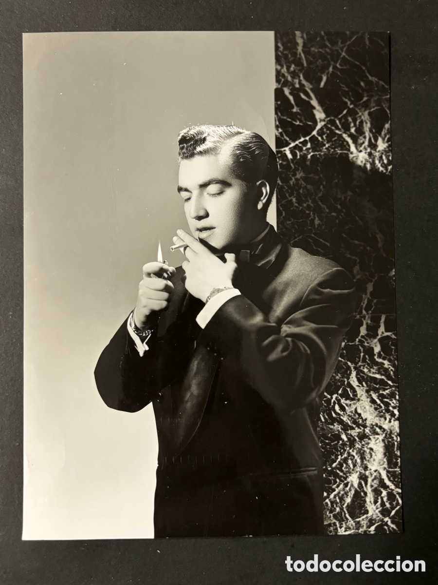 Fotos von Musikern: Foto original de cantante cubano foto Narcy studios La Habana