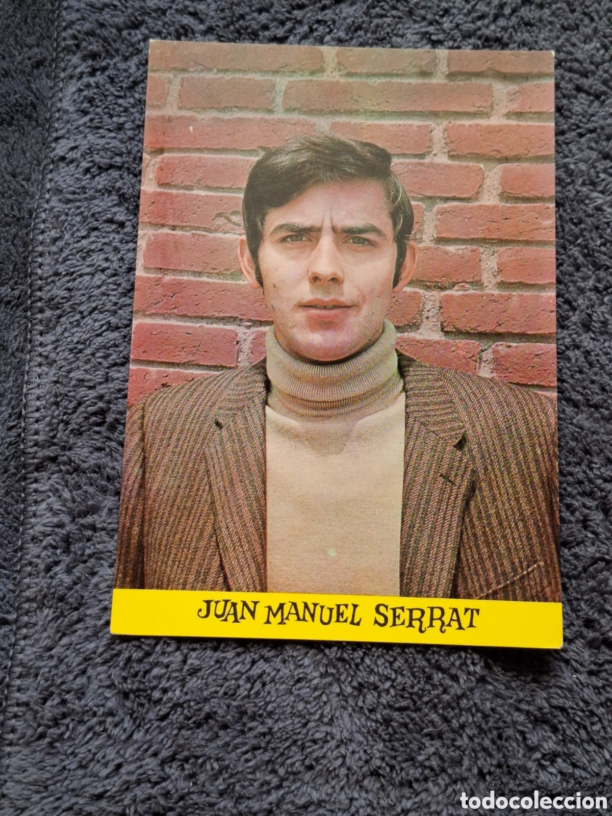 Fotos von Musikern: P4. Joan Manel Serrat, Foto: H. Segui, Bergas Industrias Gr&aacute;ficas, N.&deg;729, Sin Circular.