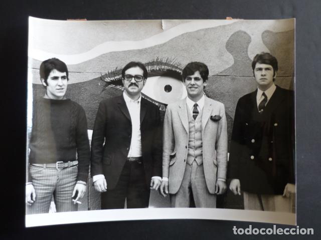 Photos of Singers: LOS POSTERS CONJUNTO MUSICAL ANTIGUA FOTOGRAFIA ORIGINAL 18 X 24 CM