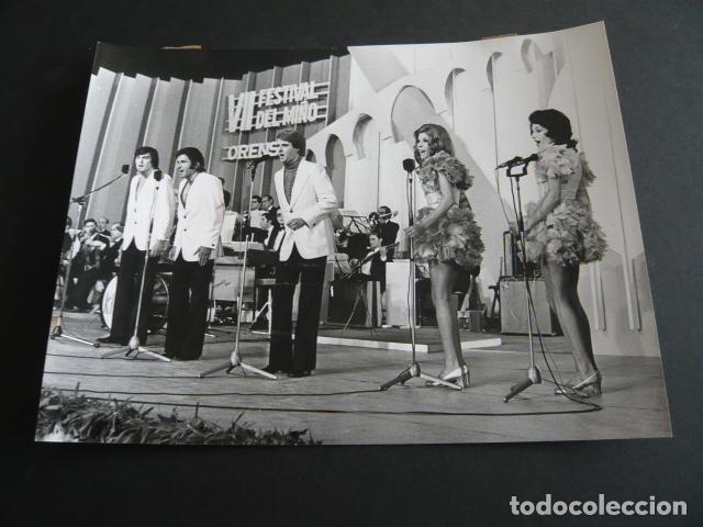 Fotos von Musikern: LOS CINCO MUSICALES CONJUNTO MUSICAL ANTIGUA FOTOGRAFIA ORIGINAL 1968 18 X 24 CM