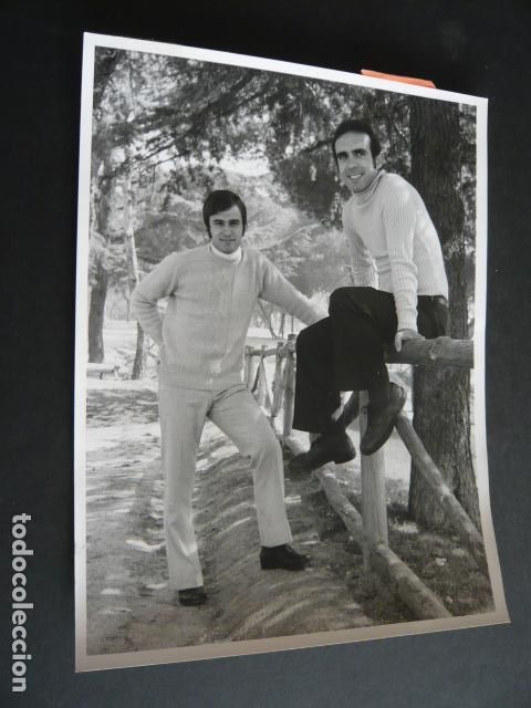 Fotos von Musikern: LOS HERMANOS ANOZ CONJUNTO MUSICAL ANTIGUA FOTOGRAFIA ORIGINAL 1968 18 X 24 CM