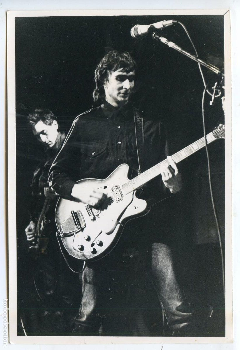 Photos de Chanteurs et Chanteuses: Foto de un guitarrista o cantante de grupo musical de los a&ntilde;os 80 a identificar. 17,8x12 cm