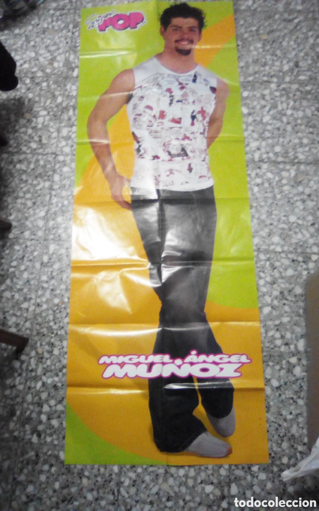 Fotos de Cantantes: Miguel &Aacute;ngel Mu&ntilde;oz - David Bustamante. Poster gigante doble cara, de la revista Super Pop. 155*57 cm
