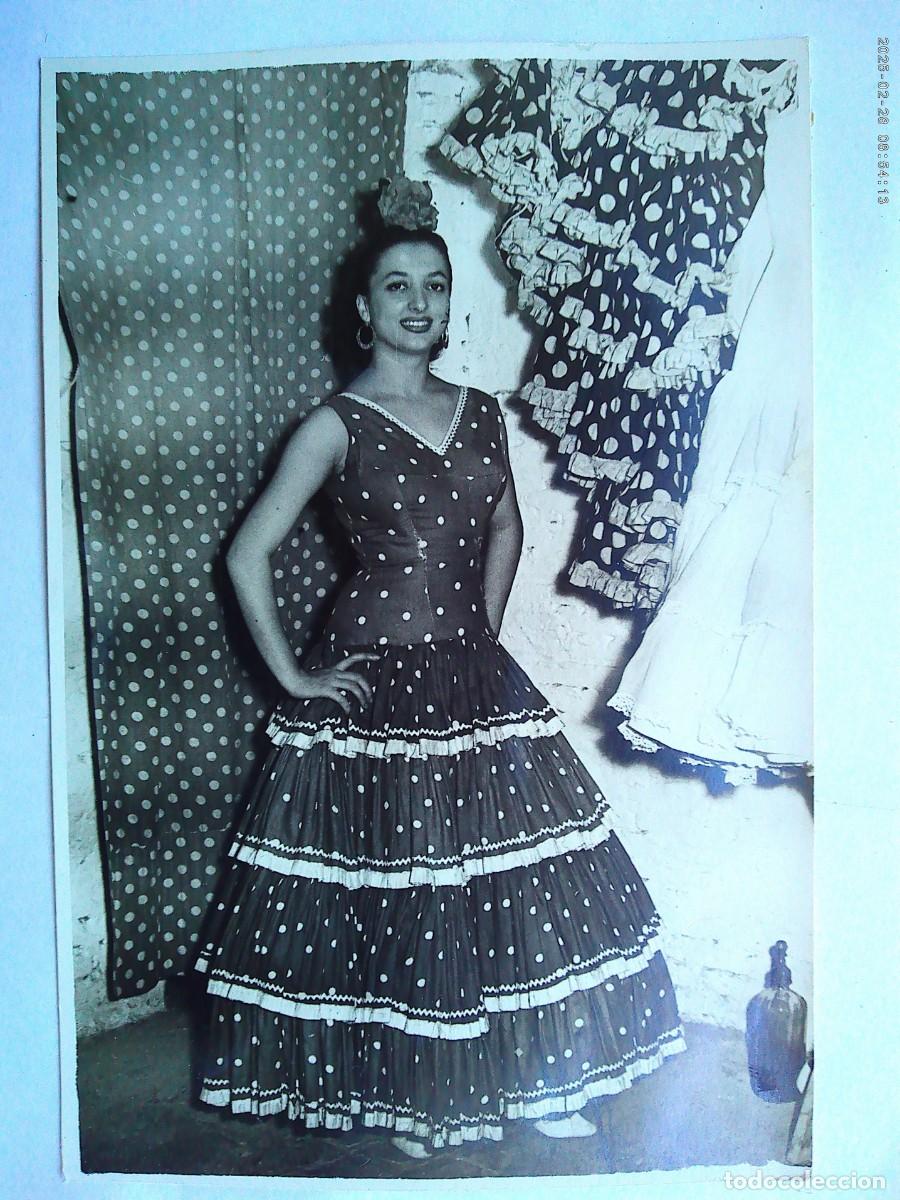 Photos de Chanteurs et Chanteuses: PRECIOSA FOTO DE CANTANTE DE COPLA VESTIDA DE FLAMENCA ...... 11,5 X 17 CM