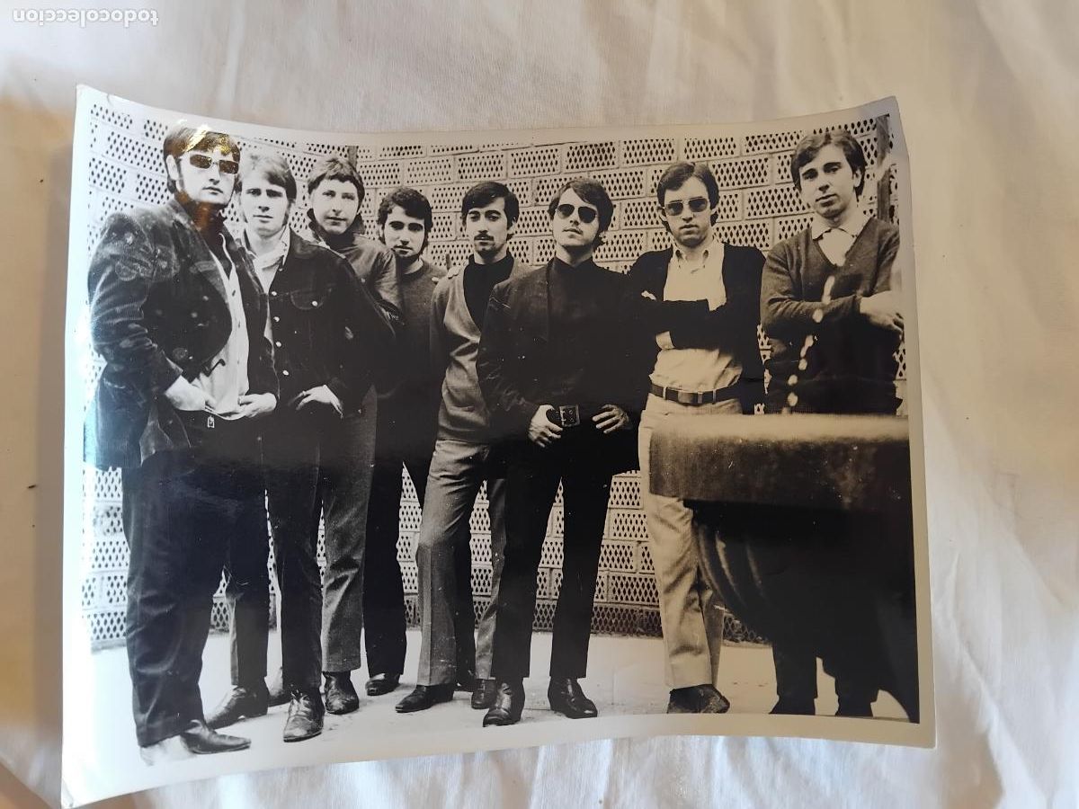 Fotos de Cantores: FOTOGRAFIA DE LOS CANARIOS. FOTOS MIGUEL LLORIA. 24 X 18 CM.