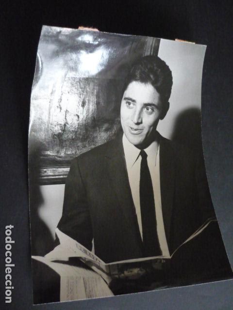 Photos of Singers: SACHA DISTEL CANTANTE ANTIGUA FOTOGRAFIA 24 X 18 CM