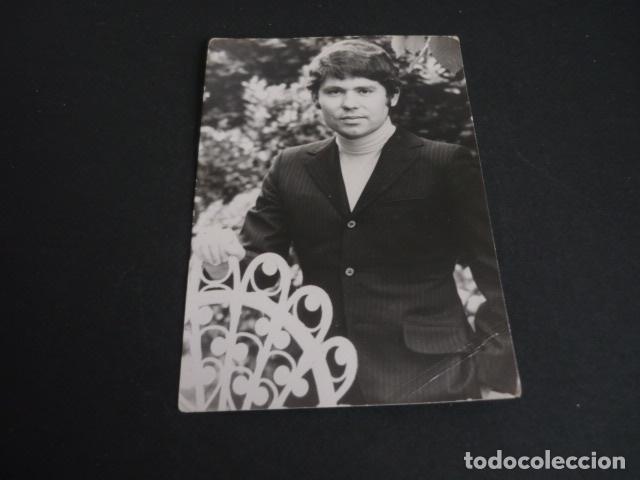 Photos of Singers: RAPHAEL CANTANTE ANTIGUA FOTOGRAFIA 8,5 X 12,5 CM