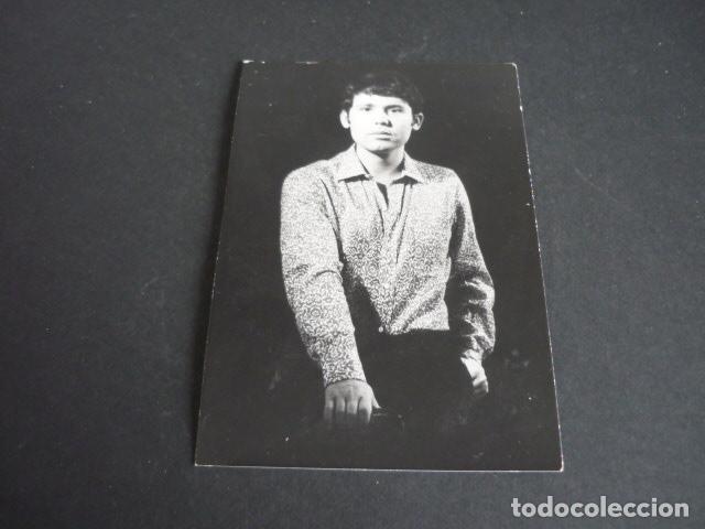 Photos of Singers: RAPHAEL CANTANTE ANTIGUA FOTOGRAFIA 8,5 X 11,5 CM