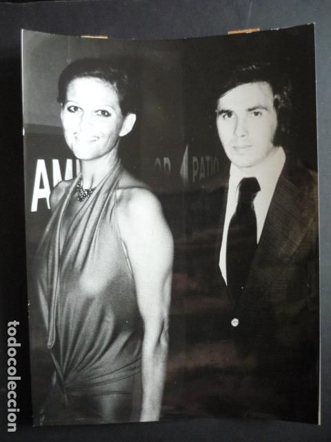 Photos of Singers: PEPE DE LUCIA CANTANTE CON CLAUDIA CARDINALE ACTRIZ ANTIGUA FOTOGRAFIA 18 X 24 CM