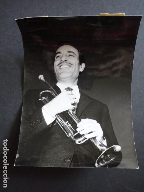 Fotos von Musikern: TONY ARETA CANTANTE ANTIGUA FOTOGRAFIA 12 X 18 CM