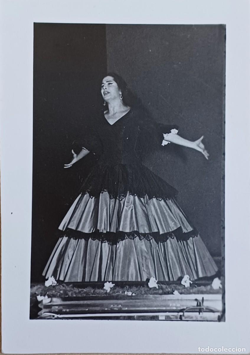 Fotos von Musikern: Rosita Ferrer. Fotograf&iacute;a in&eacute;dita durante una actuaci&oacute;n.