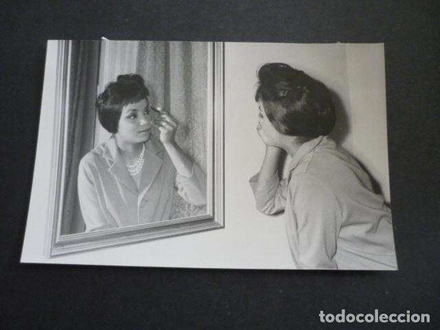 Photos of Singers: JUANITA BENITEZ CANTANTE ANTIGUA FOTOGRAFIA 18 X 12 CM