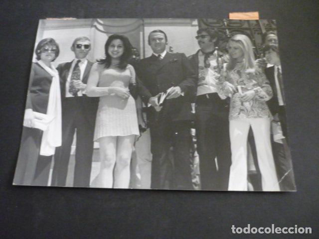 Photos of Singers: TINA CANTANTE ANTIGUA FOTOGRAFIA 12 X 17 CM