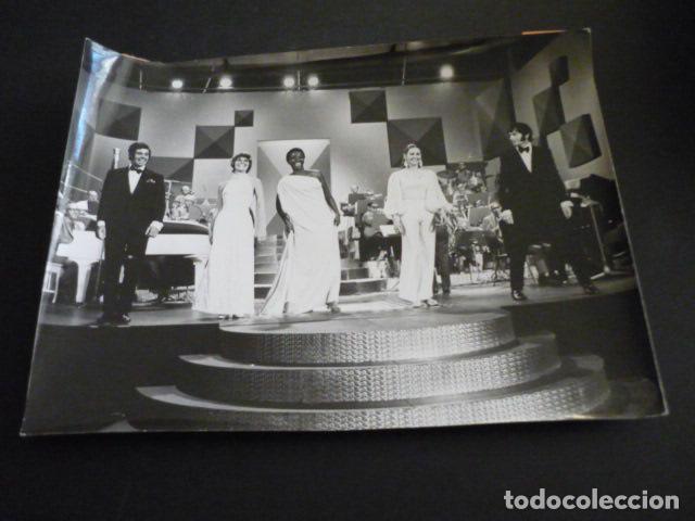 Fotos de Cantores: FESTIVAL DE MUSICA EN BELGICA VI COPA DE LA CANCION 1969 ANTIGUA FOTOGRAFIA 24 X 18 CM