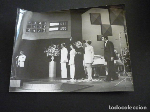 Photos of Singers: FESTIVAL DE MUSICA EN BELGICA VI COPA DE LA CANCION 1969 ANTIGUA FOTOGRAFIA 24 X 18 CM