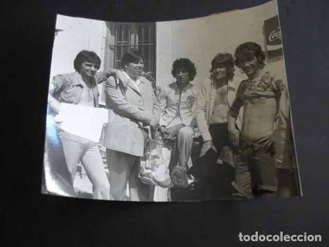Photos of Singers: LOS CHARLOTS CONJUNTO MUSICAL CANTANTES ANTIGUA FOTOGRAFIA 13 X 18 CM