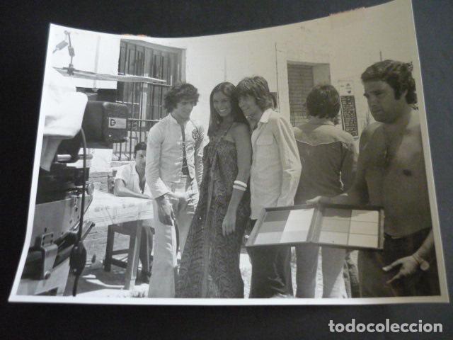 Photos of Singers: LOS CHARLOTS CONJUNTO MUSICAL CANTANTES ANTIGUA FOTOGRAFIA 18 X 24 CM