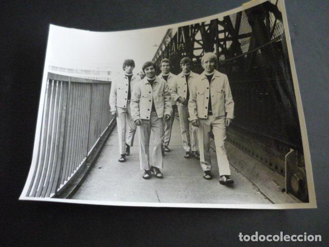 Photos of Singers: THE BYSTANDERS CONJUNTO MUSICAL CANTANTES ANTIGUA FOTOGRAFIA 18 X 24 CM