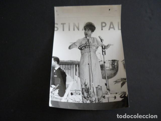 Photos of Singers: LAURA CANTANTE ANTIGUA FOTOGRAFIA 12 X 17 CM