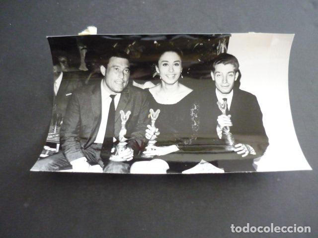 Photos of Singers: LAURA CANTANTE ANTIGUA FOTOGRAFIA 12 X 17 CM