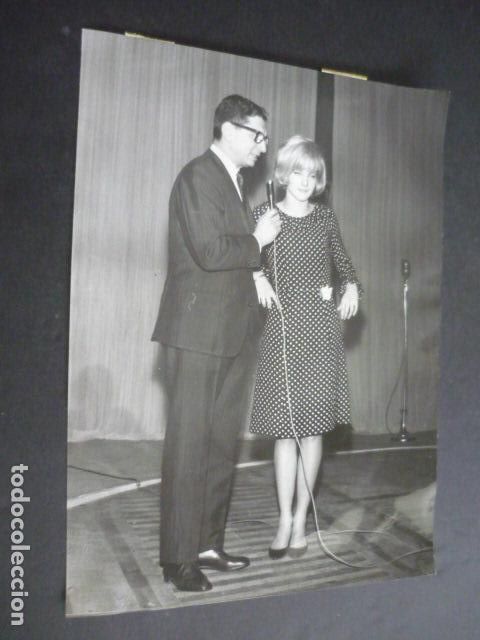 Photos of Singers: SYLVIE VARTAN CANTANTE ANTIGUA FOTOGRAFIA 24 X 18 CM