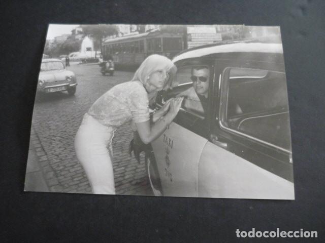 Photos of Singers: SYLVIE VARTAN EN BARCELONA CANTANTE ANTIGUA FOTOGRAFIA 12 X 18 CM