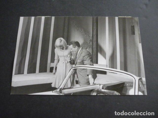 Photos of Singers: SYLVIE VARTAN CANTANTE ANTIGUA FOTOGRAFIA 12 X 18 CM