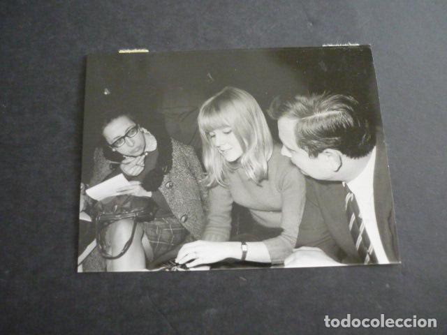 Photos of Singers: SYLVIE VARTAN CANTANTE ANTIGUA FOTOGRAFIA 11.5 X 9 CM