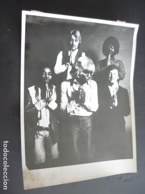 Photos of Singers: THE EQUALS CONJUNTO MUSICAL ANTIGUA FOTOGRAFIA 18 X 24 CM