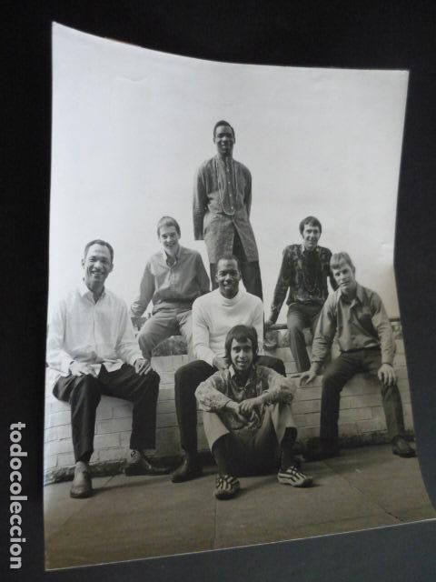 Photos of Singers: THE FOUNDATION CONJUNTO MUSICAL ANTIGUA FOTOGRAFIA 18 X 24 CM
