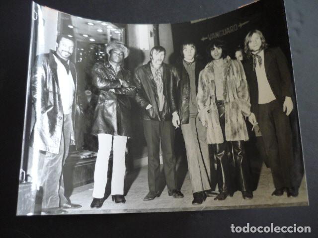 Photos of Singers: THE FOUNDATIONS CONJUNTO MUSICAL ANTIGUA FOTOGRAFIA 18 X 24 CM