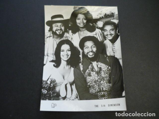 Photos of Singers: THE FITH DIMENSION CONJUNTO MUSICAL CANTANTES ANTIGUA FOTOGRAFIA 12 X 17 CM
