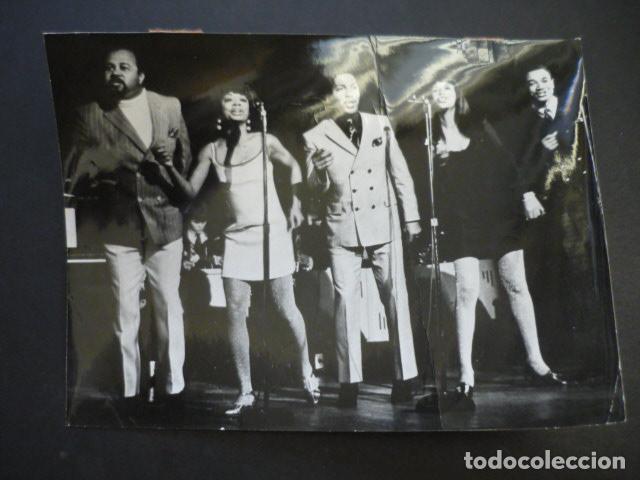 Photos of Singers: THE FITH DIMENSION CONJUNTO MUSICAL CANTANTES ANTIGUA FOTOGRAFIA 18 X 24 CM