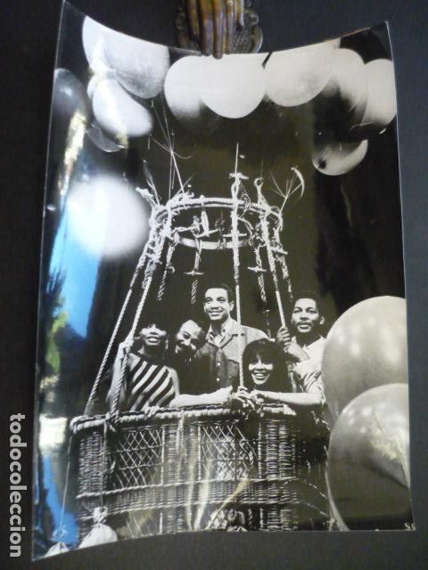 Fotos de Cantores: THE FITH DIMENSION CONJUNTO MUSICAL CANTANTES ANTIGUA FOTOGRAFIA 18 X 24 CM