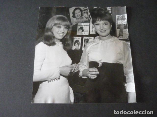 Fotos de Cantores: ROSA MORENA CANTANTE CON LOLITA TORRES ANTIGUA FOTOGRAFIA 18 X 20 CM