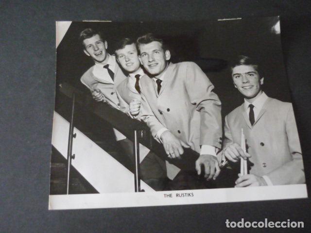 Fotos de Cantores: THE RUSTIKS CONJUNTO MUSICAL ANTIGUA FOTOGRAFIA 17 X 20,5 CM
