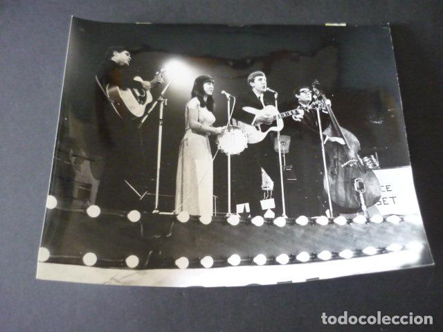Fotos de Cantores: THE SEEKERS CONJUNTO MUSICAL ANTIGUA FOTOGRAFIA 18 X 24 CM