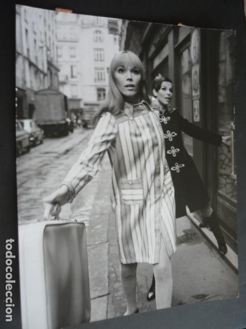 Fotos de Cantantes: AMANDA LEAR CANTANTE Y MODELO MANIQUI ANTIGUA FOTOGRAFIA 30 X 25 CM