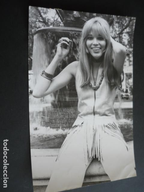 Fotos de Cantantes: AMANDA LEAR CANTANTE Y MODELO MANIQUI ANTIGUA FOTOGRAFIA 19 X 28 CM