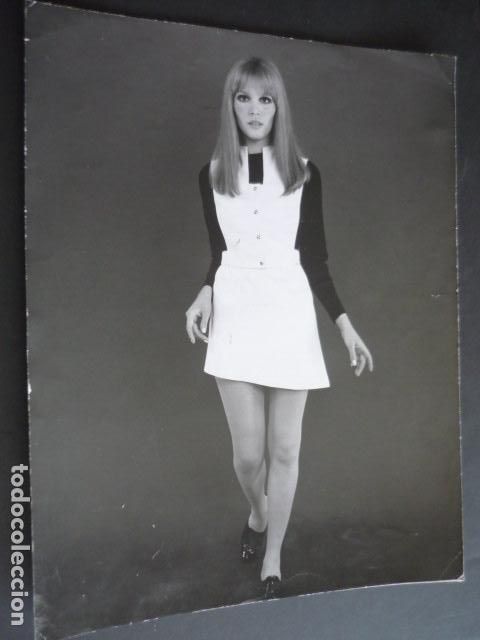 Fotos de Cantantes: AMANDA LEAR CANTANTE Y MODELO MANIQUI ANTIGUA FOTOGRAFIA 24 X 30 CM