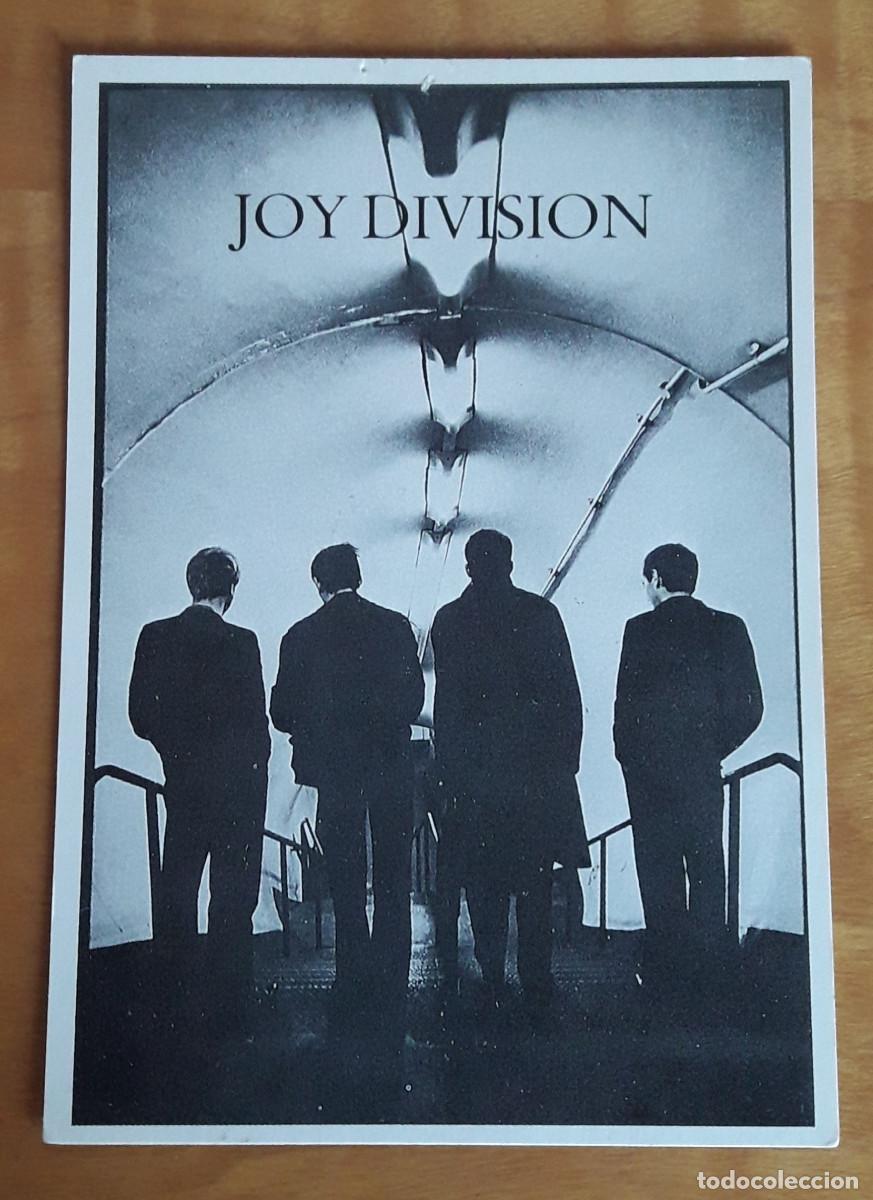 Fotos de Cantantes: POSTAL JOY DIVISION.
