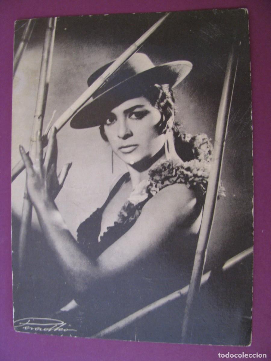 Fotos de Cantantes: POSTAL DOLORES VARGAS LES DESEA FELIZ A&Ntilde;O 1965. ESPECTACULO TABLAO, TEATRO CERVANTES, MALAGA