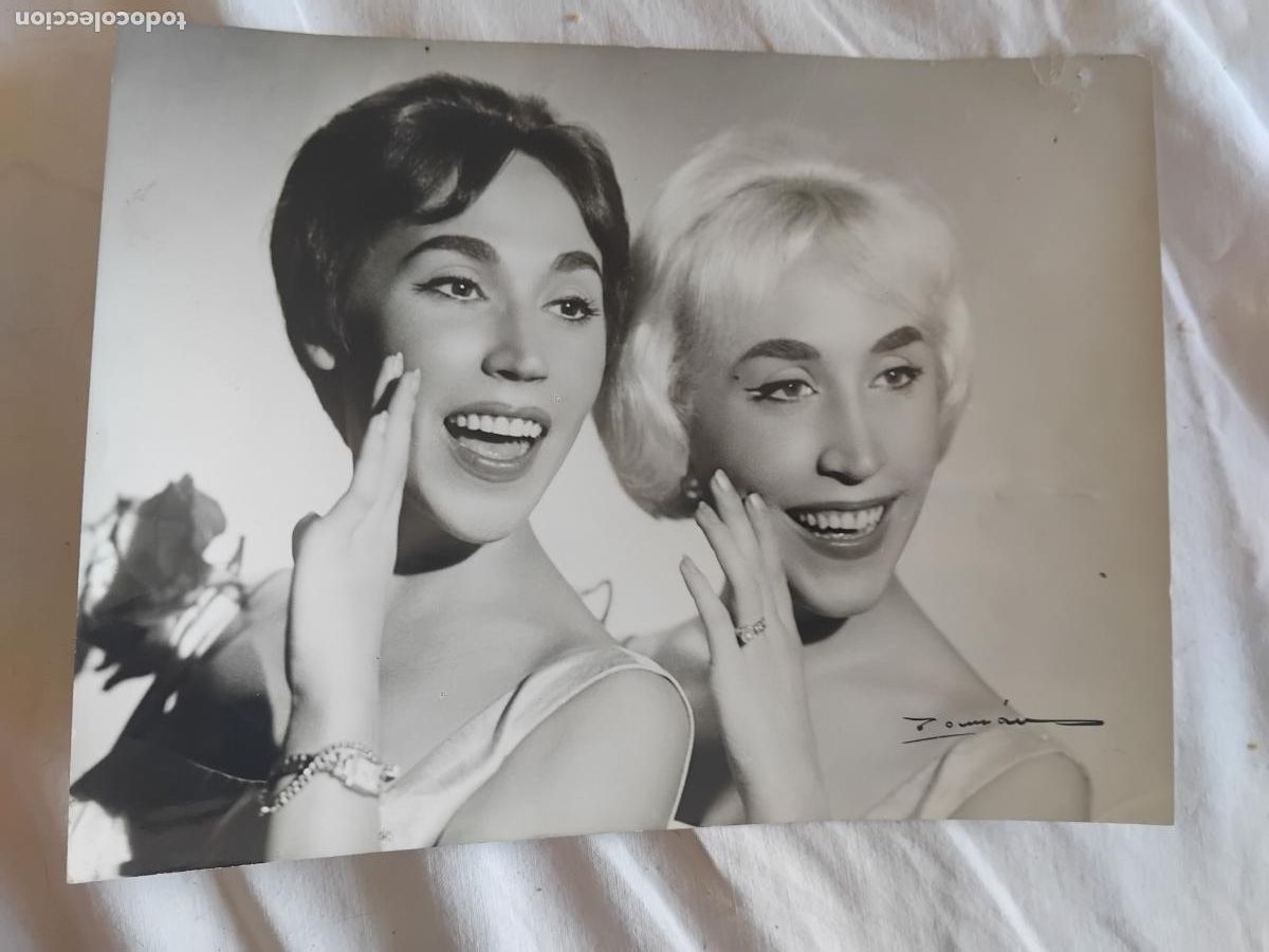 Fotos de Cantantes: FOTO HERMANAS SERRANO. ROMAN FOTOGRAFO. ARCHIVO DEL MUNDO DEPORTIVO.